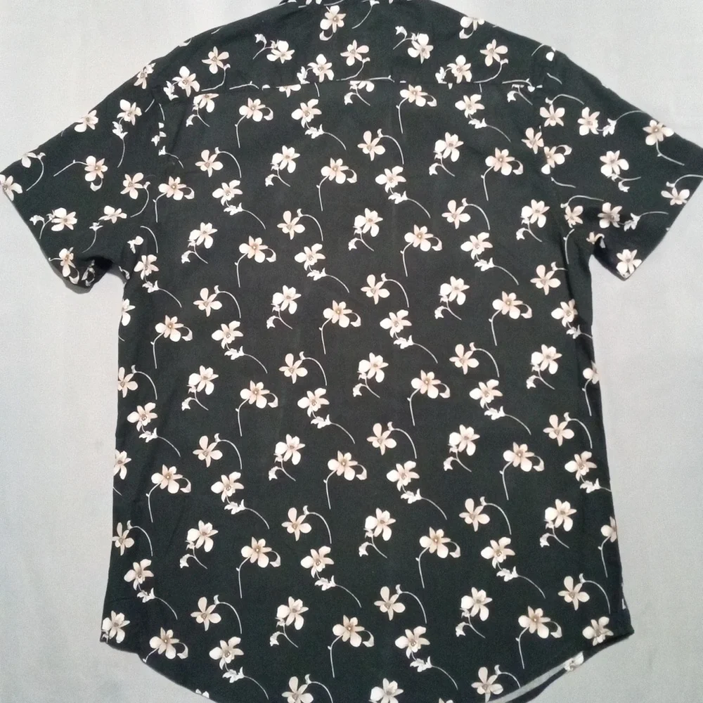 Black Floral Men's Casual Shirt - Picture 2 of 3